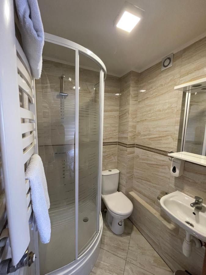 Hotelik Gold ราชิน ภายนอก รูปภาพ