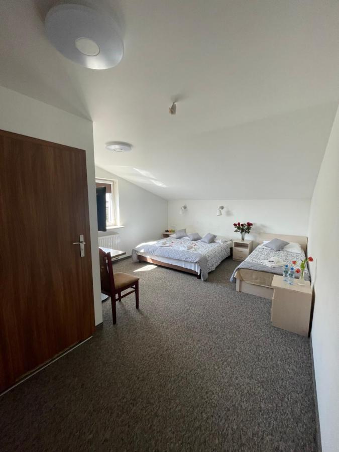 Hotelik Gold ราชิน ภายนอก รูปภาพ