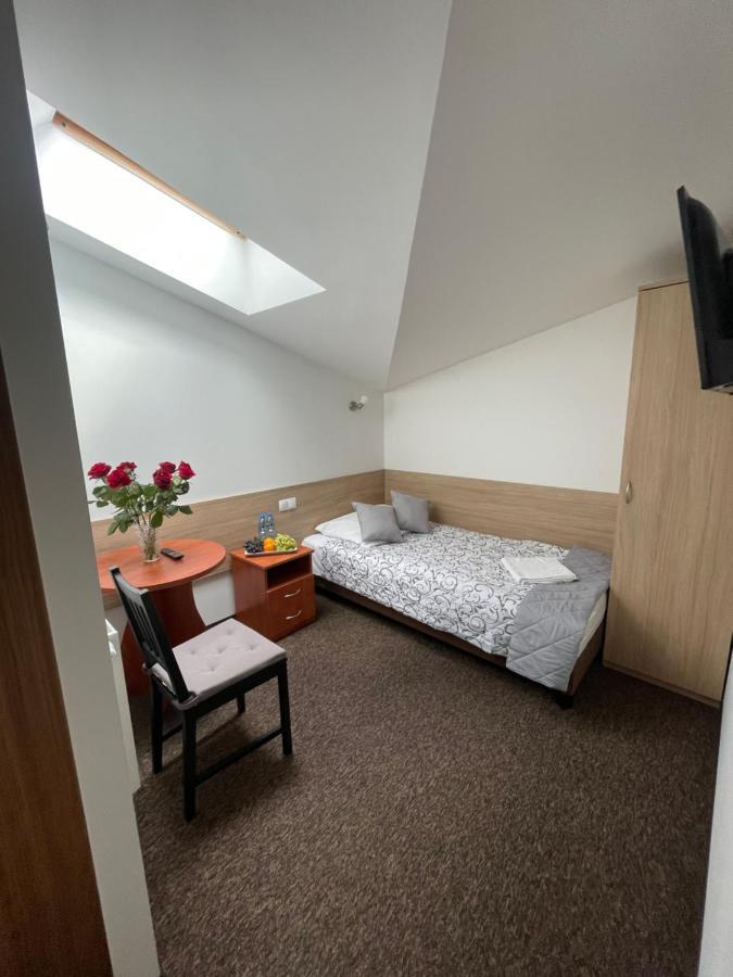Hotelik Gold ราชิน ภายนอก รูปภาพ