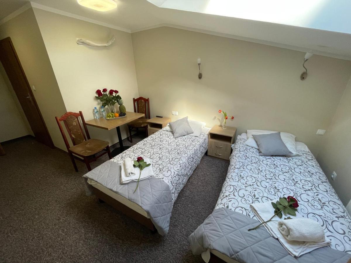 Hotelik Gold ราชิน ภายนอก รูปภาพ
